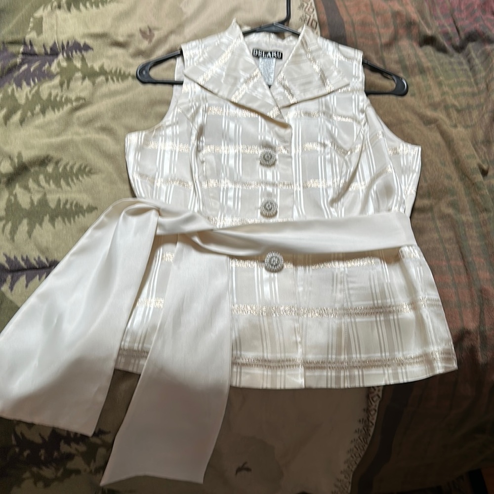 Delaru formal top